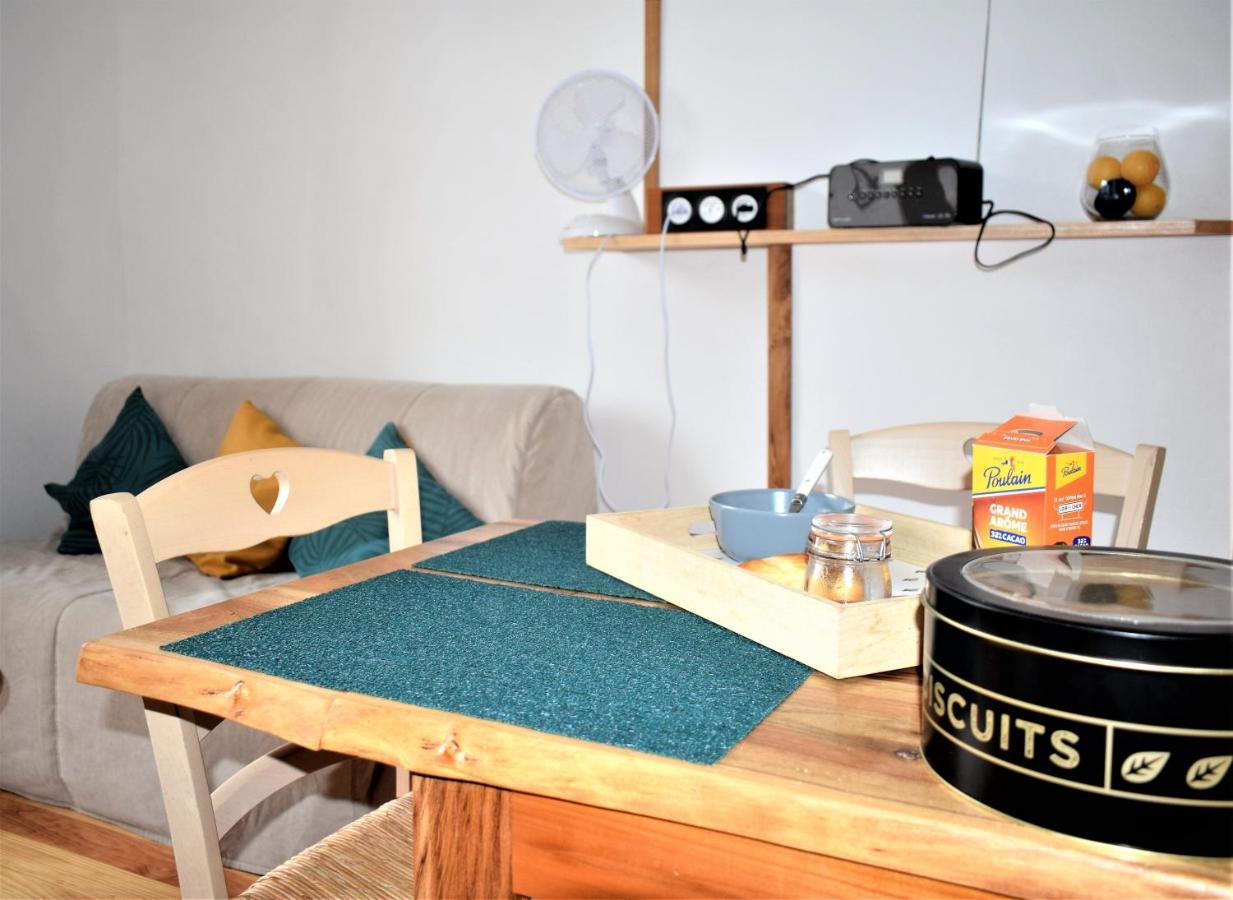 Studio Sympa Avec Petit Dejeuner Entre Canal Et Loire Roanne Exterior foto